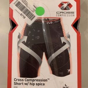 McDavid Men's Cross Compression Shorts, Large.
